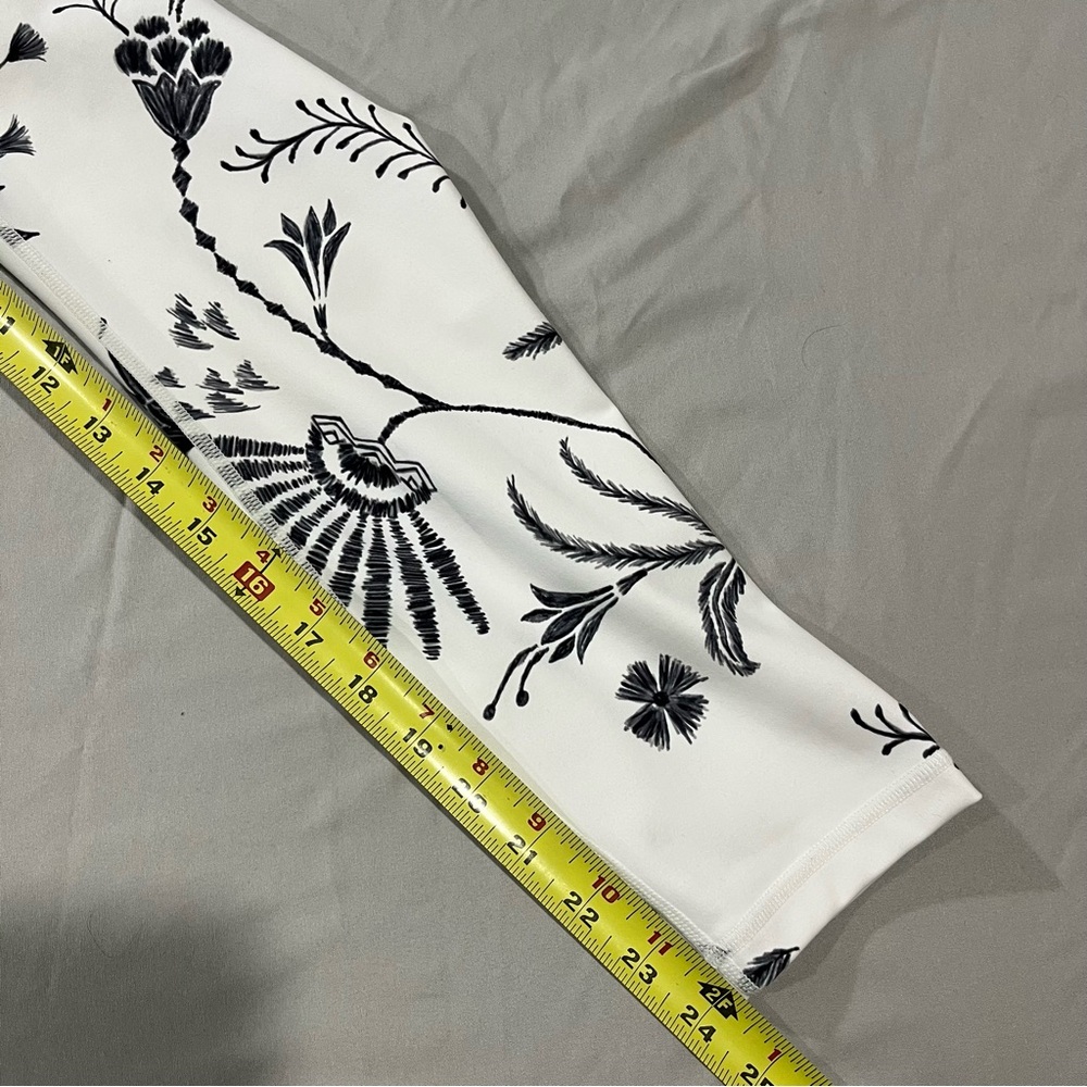 Athleta Elation 7/8 tight leggings - Picture 15 of 16